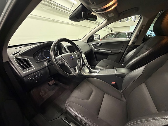 Volvo XC60 10 of 27