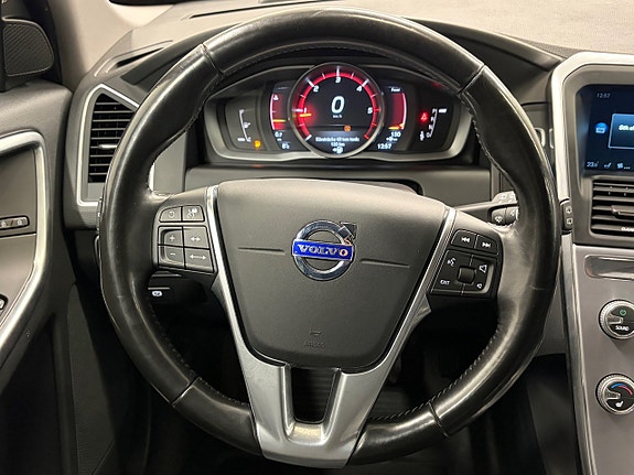 Volvo XC60 16 of 27