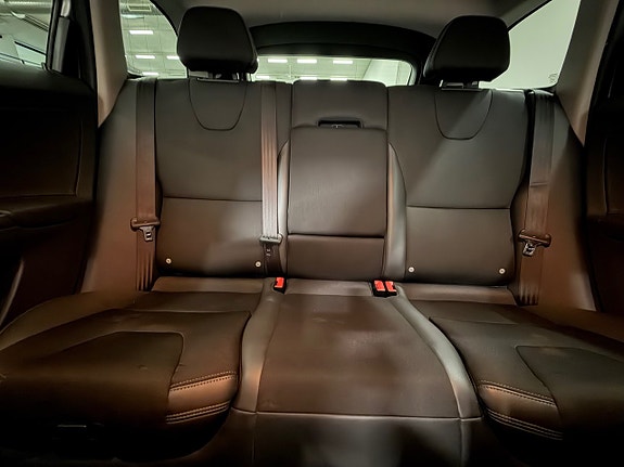 Volvo XC60 14 of 27