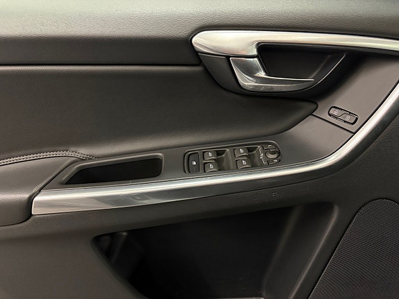 Volvo XC60 24 of 27