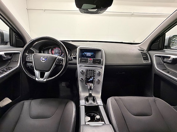 Volvo XC60 15 of 27