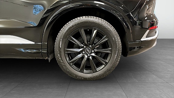 Audi Q4 e-tron 6 of 14