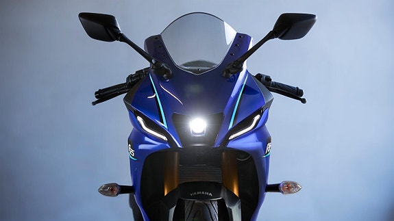 Yamaha R125 3 of 4