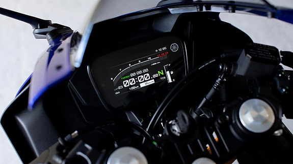 Yamaha R125 2 of 4