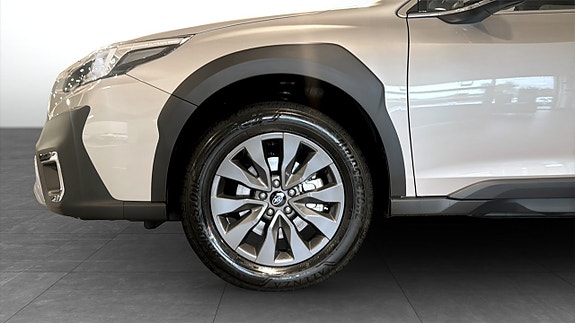 Subaru Outback 9 of 12