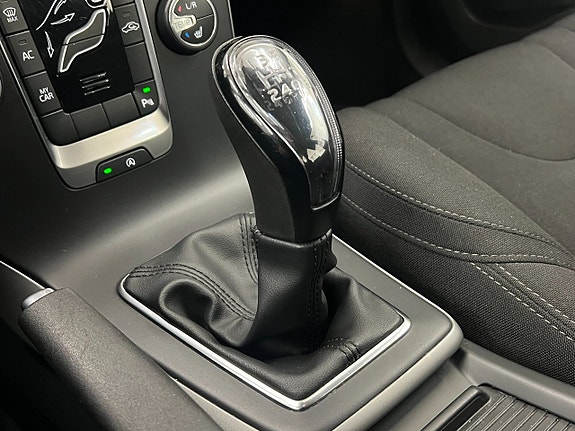 Volvo V40 14 of 20