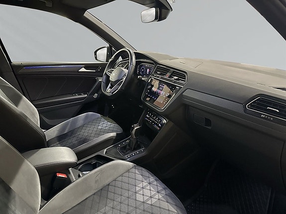 Volkswagen Tiguan 6 of 9