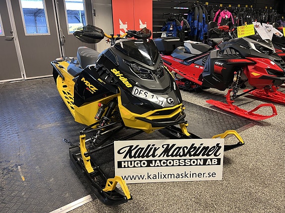 Ski-Doo MXZ XRS 850 E-TEC 137" Dubb 141 mil