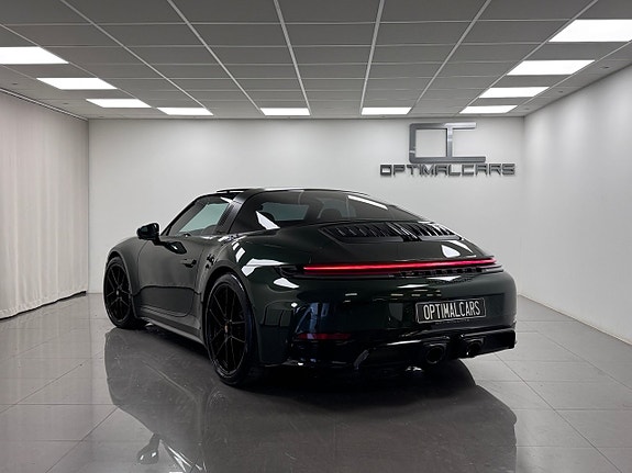 Porsche 911 Targa 4 GTS 16 of 18