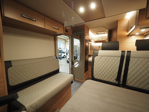 Weinsberg CaraSuite 650 MF Mässerbjudande I AUT | 3500kg | Loungepaket 10 of 21