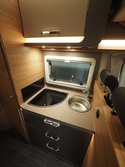 Weinsberg CaraSuite 650 MF Mässerbjudande I AUT | 3500kg | Loungepaket 12 of 21