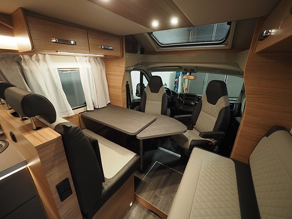 Weinsberg CaraSuite 650 MF Mässerbjudande I AUT | 3500kg | Loungepaket 8 of 21
