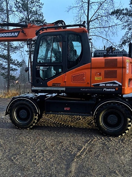Doosan DX 165 W-7