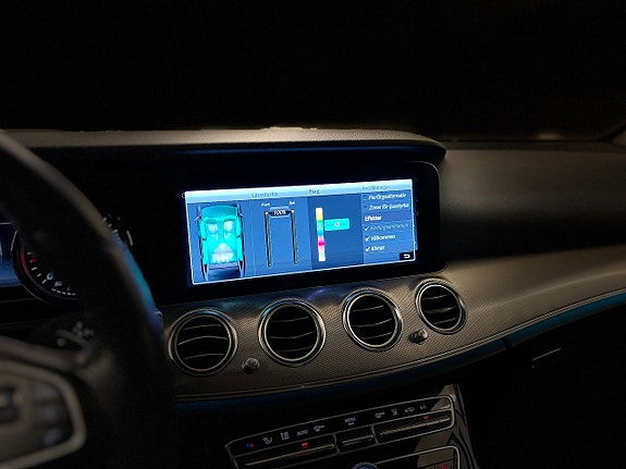 Mercedes-Benz E220 19 of 25