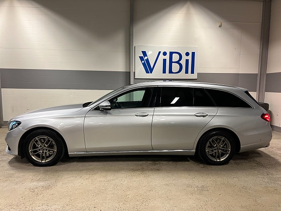 Mercedes-Benz E220 3 of 25