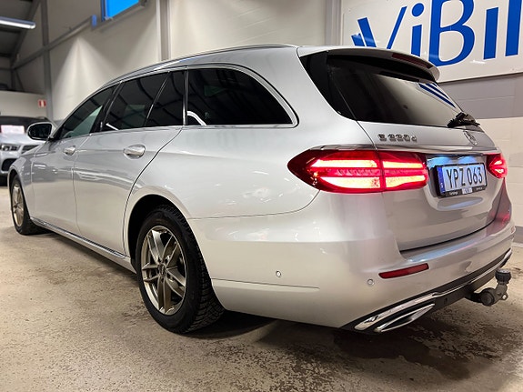 Mercedes-Benz E220 4 of 25
