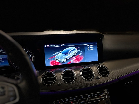 Mercedes-Benz E220 18 of 25
