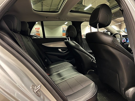 Mercedes-Benz E220 24 of 25