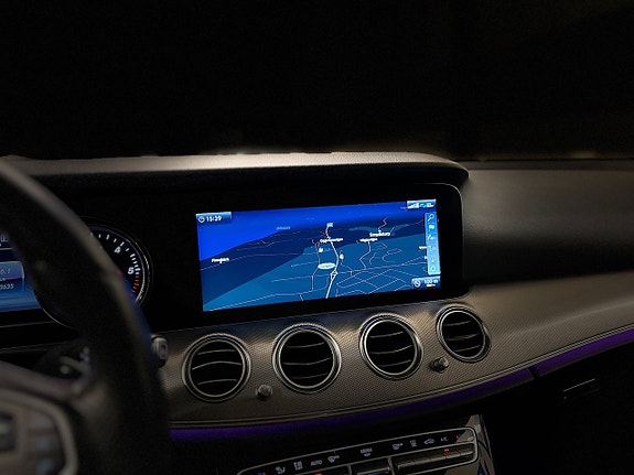 Mercedes-Benz E220 15 of 25