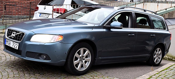 Volvo V70 4 of 11