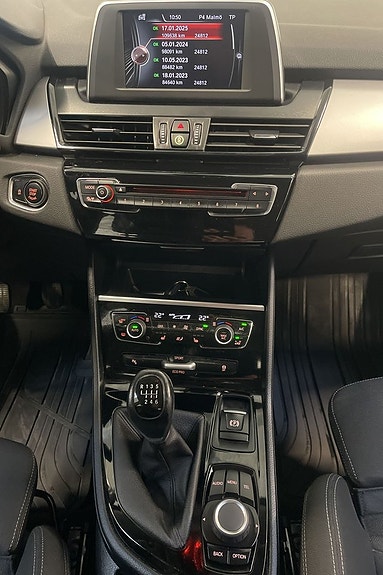 BMW 218 17 of 17