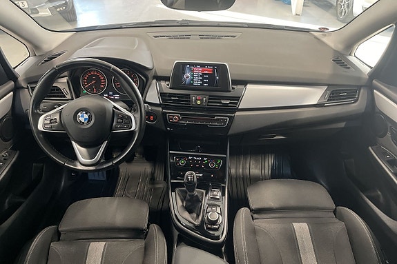 BMW 218 10 of 17