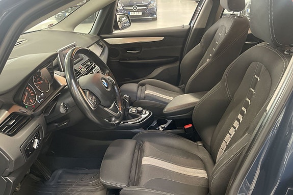 BMW 218 13 of 17