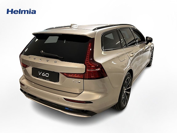Volvo V60 2 of 5