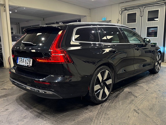 Volvo V60 4 of 5