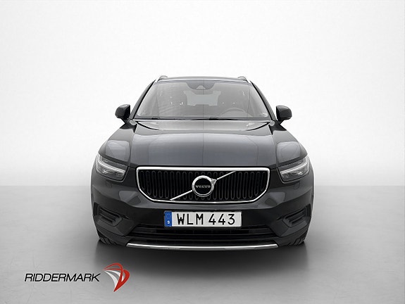 Volvo XC40 2 of 5
