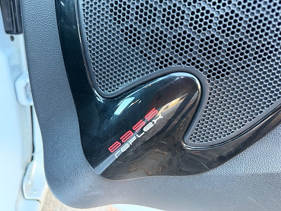Renault Clio 22 of 23