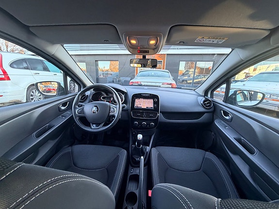 Renault Clio 11 of 23