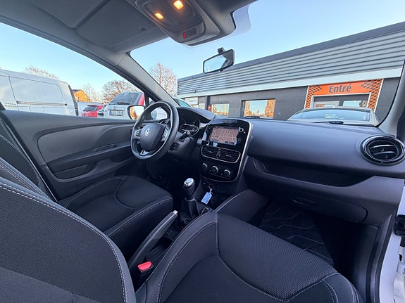 Renault Clio 13 of 23