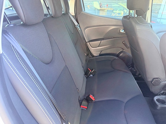 Renault Clio 20 of 23