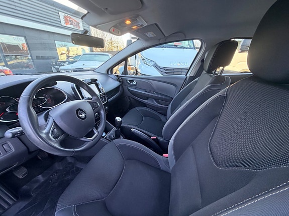 Renault Clio 9 of 23