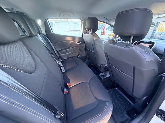 Renault Clio 10 of 23