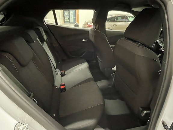 Peugeot 2008 8 of 18