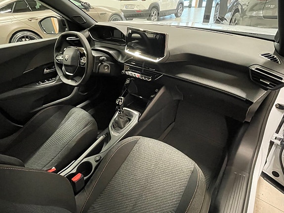 Peugeot 2008 6 of 18