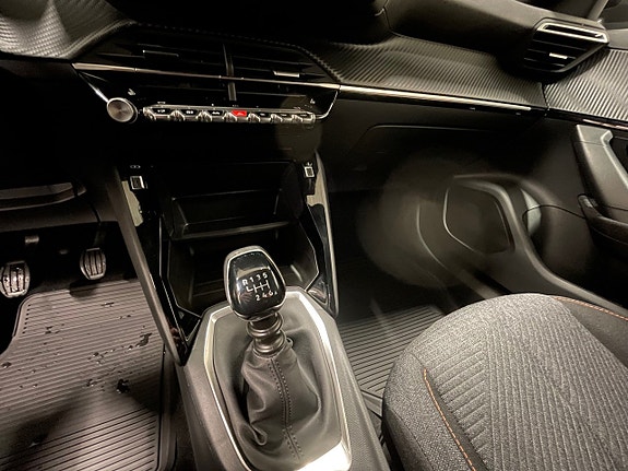 Peugeot 2008 13 of 18