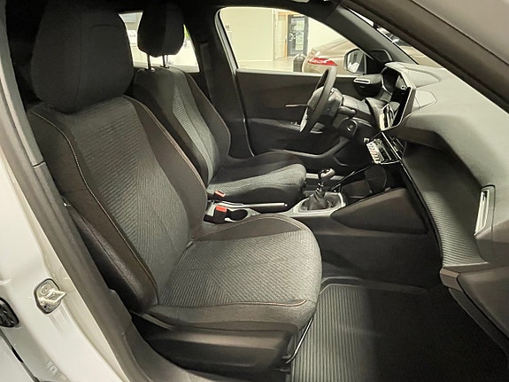 Peugeot 2008 7 of 18