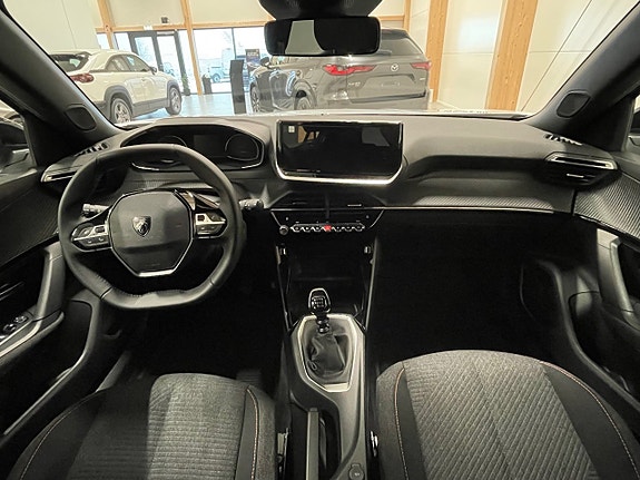 Peugeot 2008 9 of 18