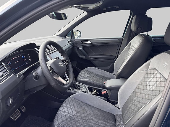 Volkswagen Tiguan 11 of 24