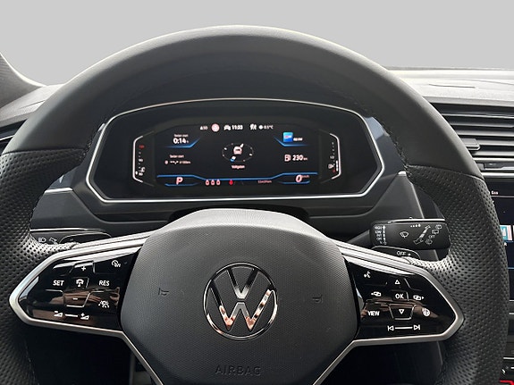 Volkswagen Tiguan 18 of 24