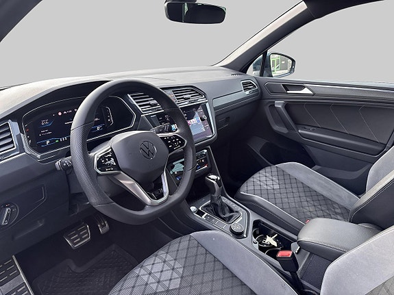 Volkswagen Tiguan 12 of 24