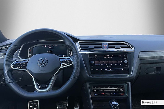 Volkswagen Tiguan 12 of 26