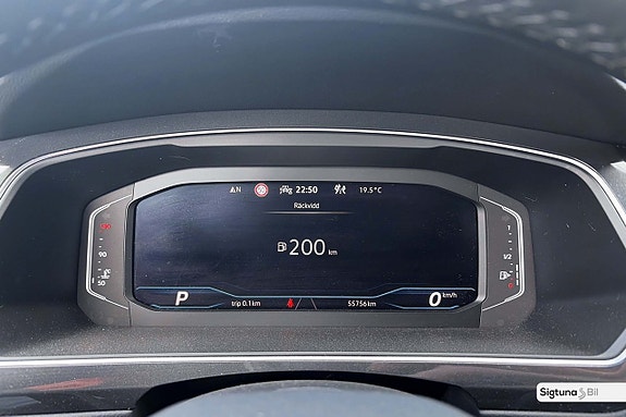 Volkswagen Tiguan 15 of 26