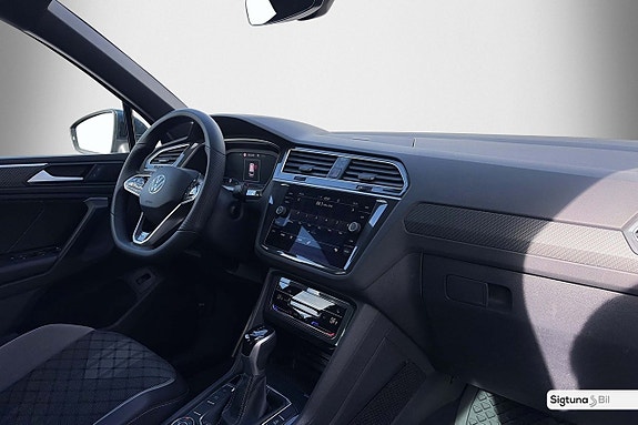 Volkswagen Tiguan 14 of 26