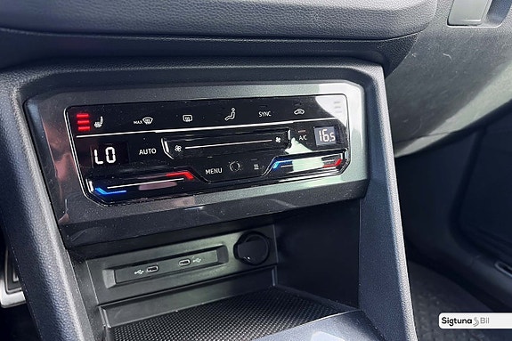 Volkswagen Tiguan 18 of 26