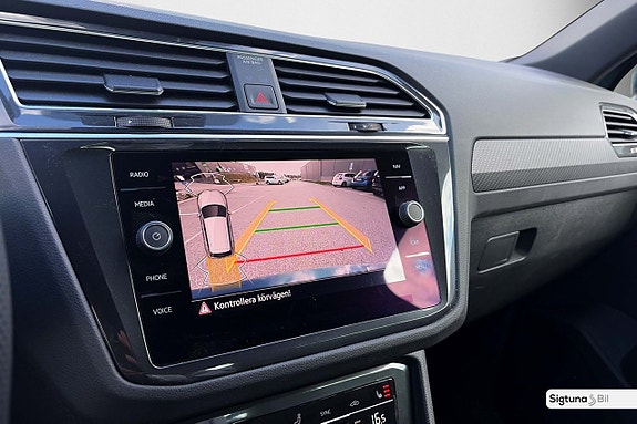 Volkswagen Tiguan 21 of 26