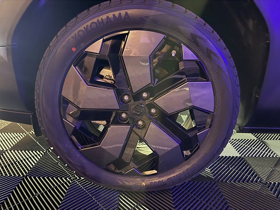 Suzuki eVitara 10 of 14